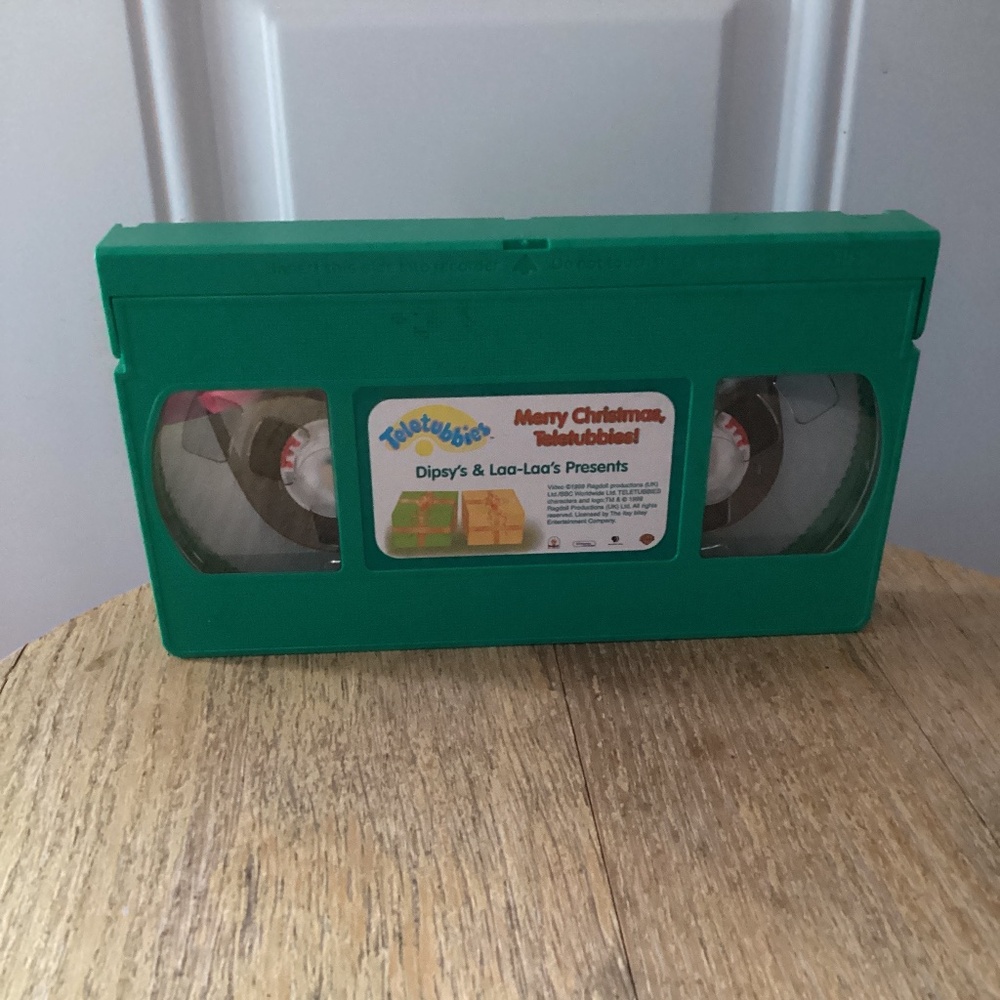 Vintage TELETUBBIES PBS MERRY CHRISTMAS Dipsy’s & Laa-Laa’s Presents VHS tape